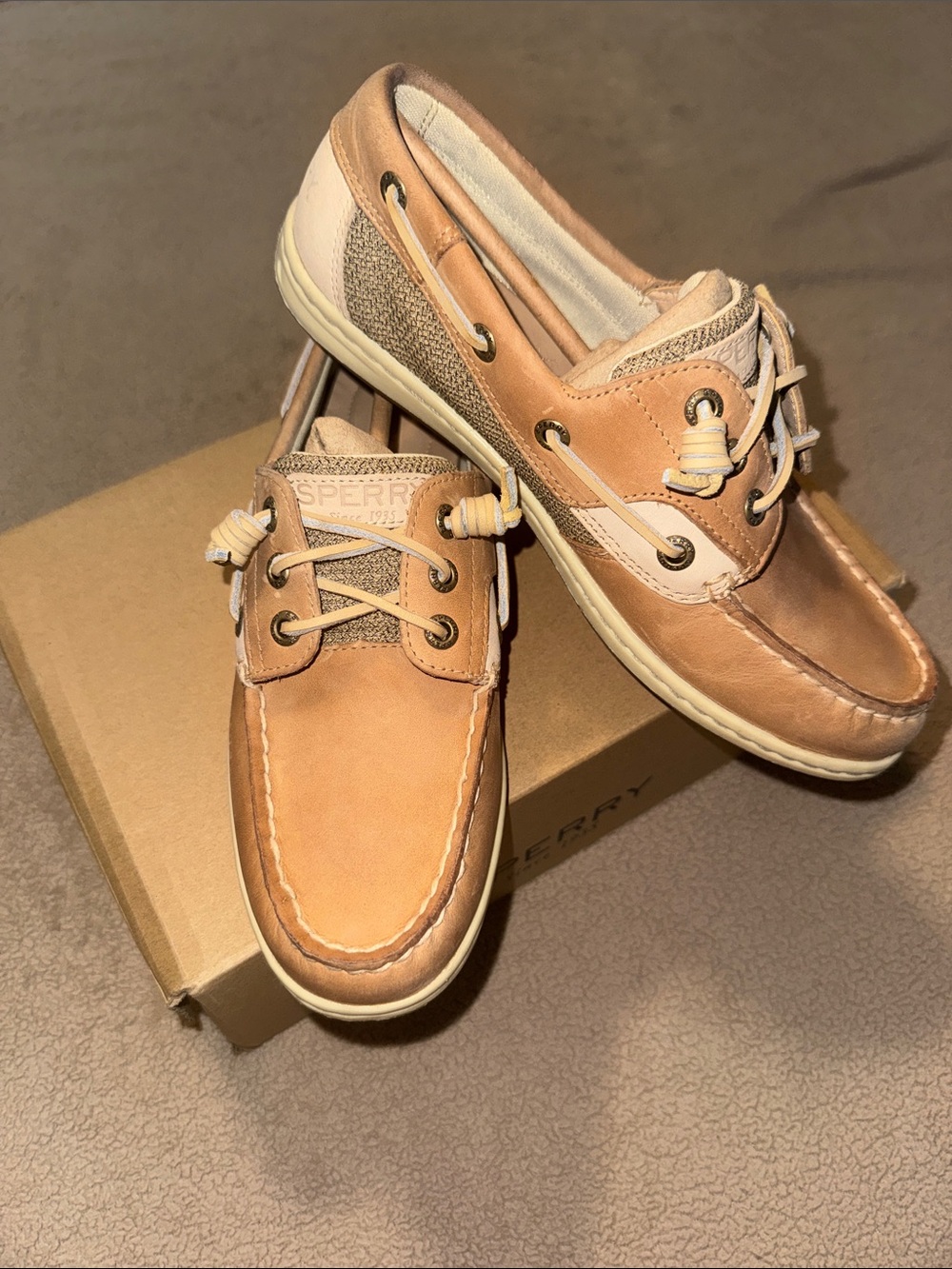Sperry Men's Leather Boat Shoes in Light Brown and Cream with box